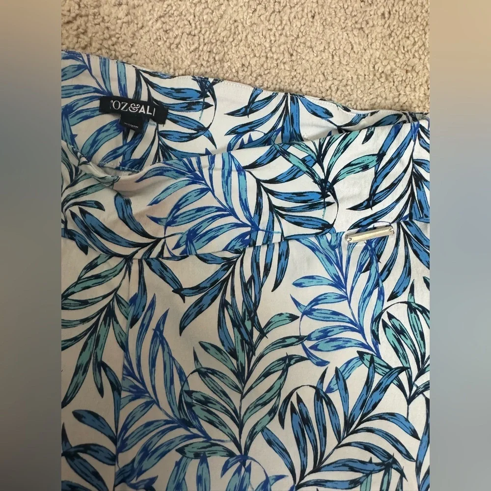 Roz & Ali Tropical Cropped Ankle Pants | Size 18 | Blue White Teal Palm Print - Picture 7 of 9